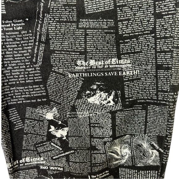Reformation, High-Rise Bootcut Jean ‘Peyton' Zine Newspaper Print, Black Size 26 - Picture 14 of 17